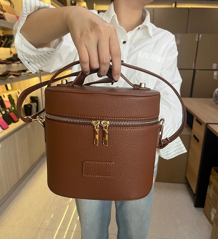 Bloomfield Makeup Carrier