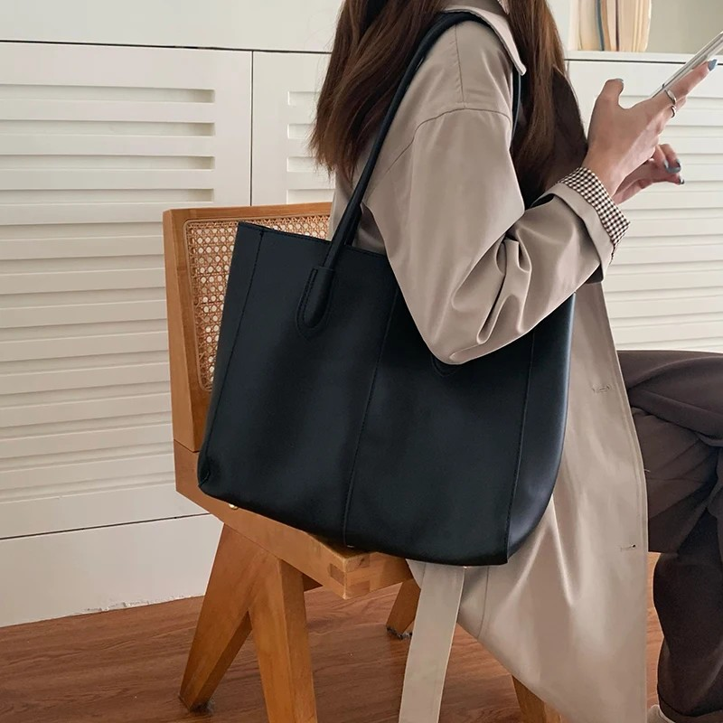 Nira Cove Tote