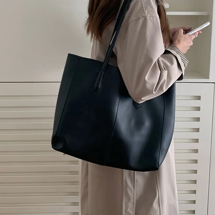 Nira Cove Tote