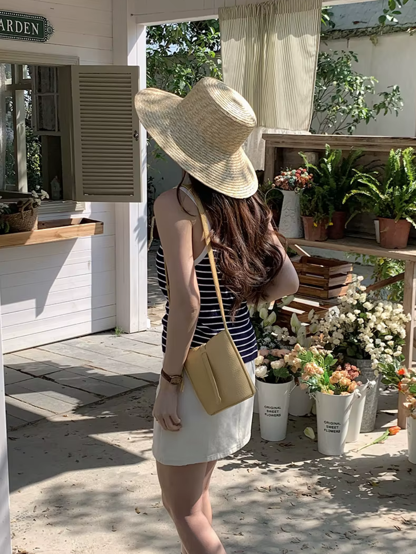 Salona Shoulder Bag