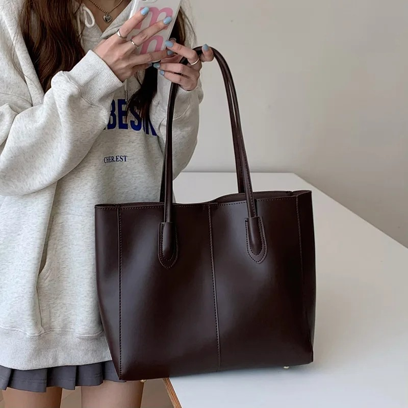 Nira Cove Tote