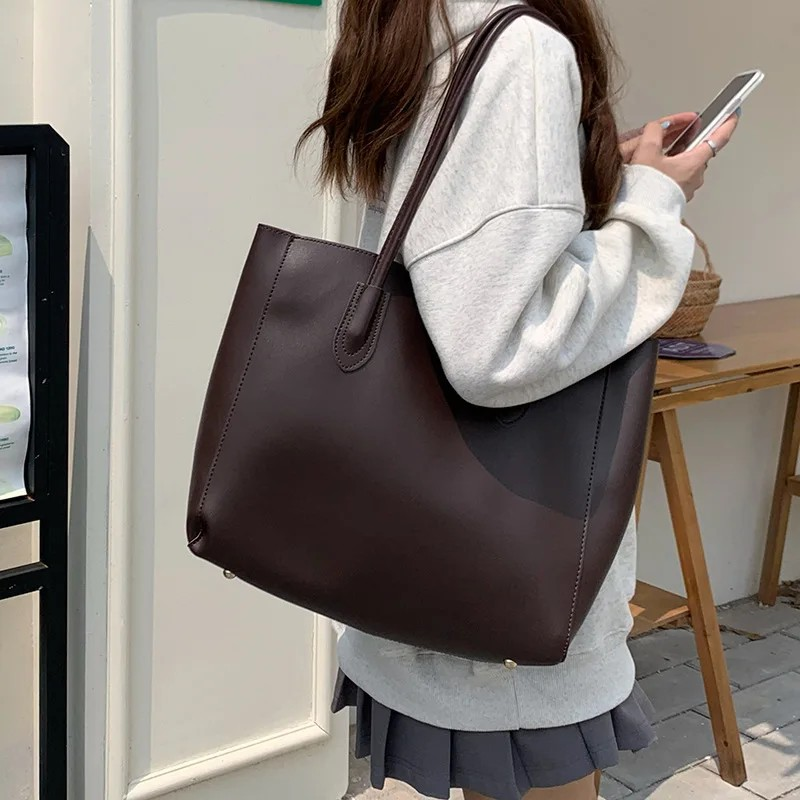 Nira Cove Tote