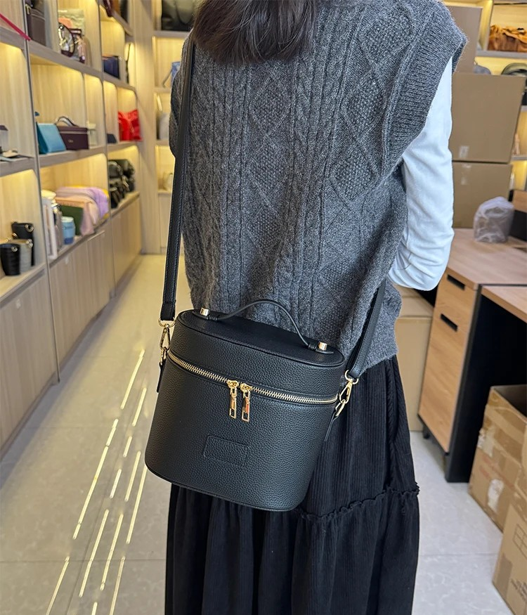 Bloomfield Makeup Carrier