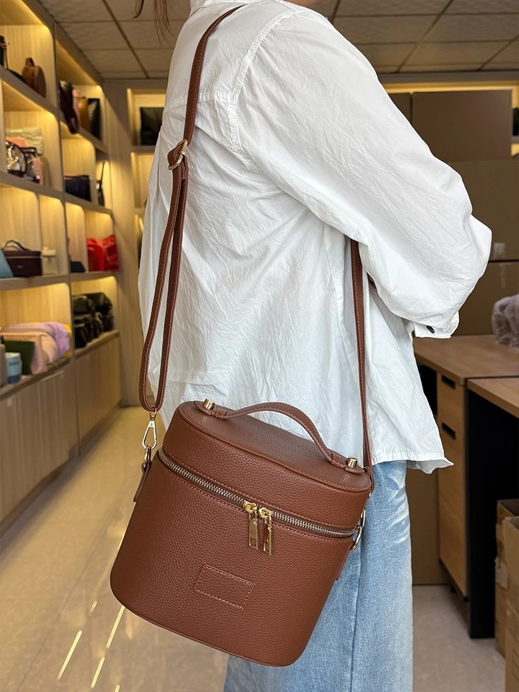 Bloomfield Makeup Carrier